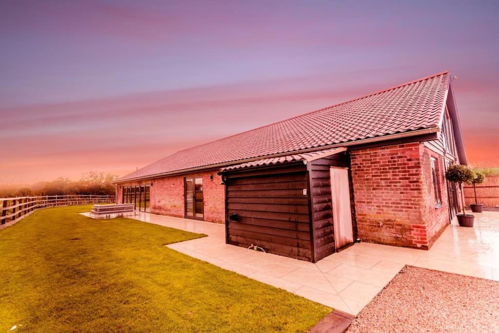 Beautiful Barn Conversion Close To The Broads Dilham Exterior foto