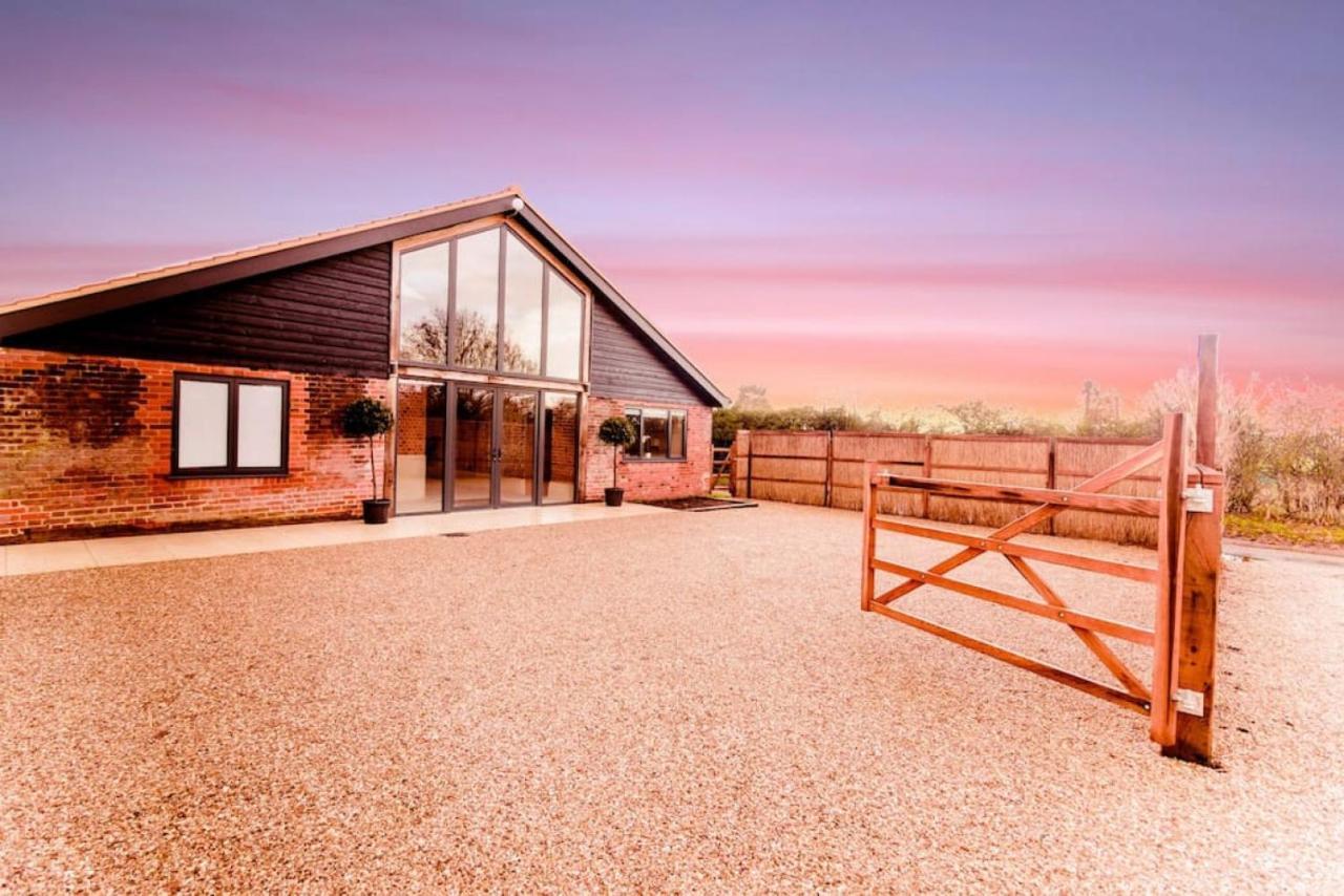 Beautiful Barn Conversion Close To The Broads Dilham Exterior foto