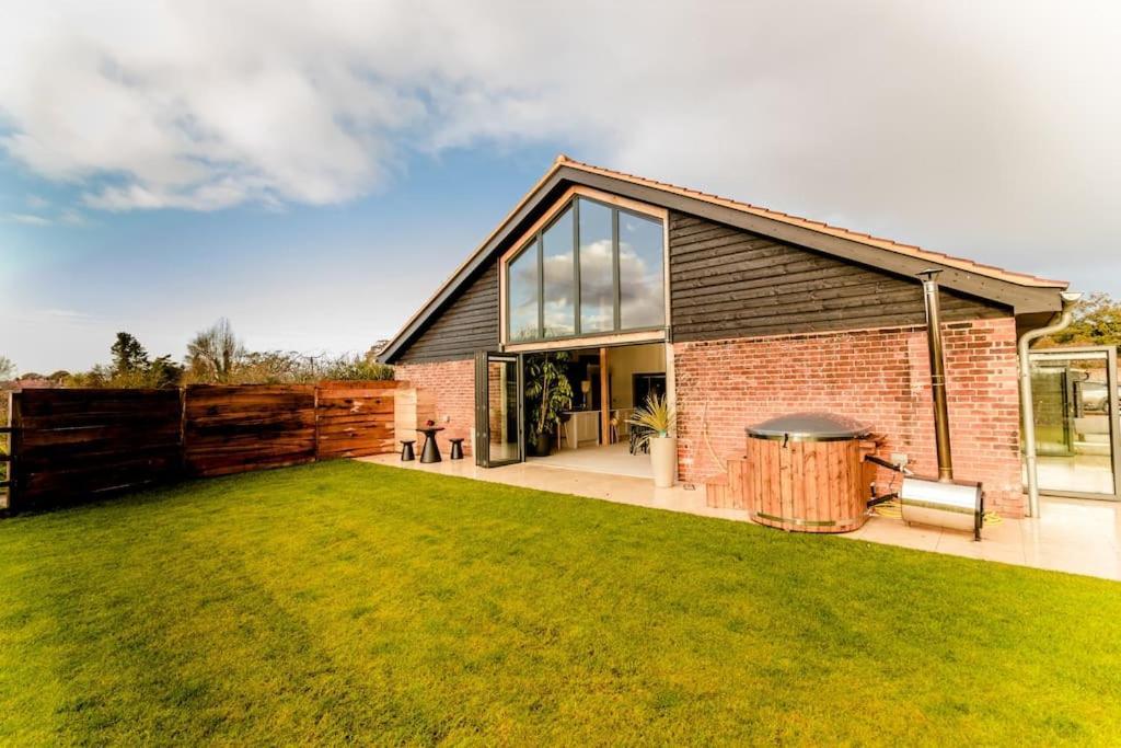 Beautiful Barn Conversion Close To The Broads Dilham Exterior foto